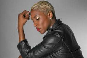 Liv Warfield - Restaurant Tables, 2022-03-19, Лондон